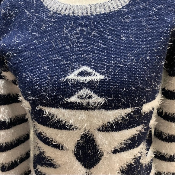 OhMG! Navy & White Soft and Cozy Crew Neck Aztec Print Sweater Sz S - Picture 6 of 10